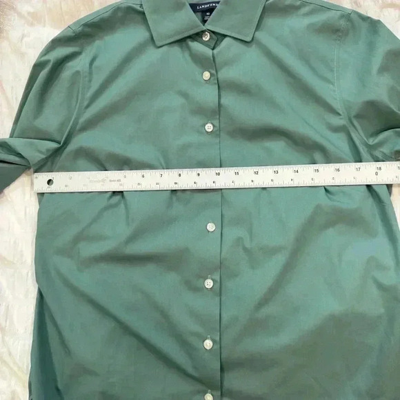 Lands' End Women Size 10 Wrinkle-Free Broadcloth Long Sleeve Button Down Shirt. - Picture 6 of 10